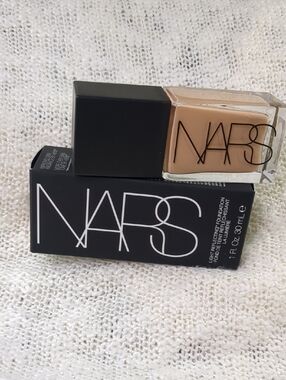 NARS Natural Matte Longwear Foundation in LANAI M2.25, 30ml/1.0fl oz